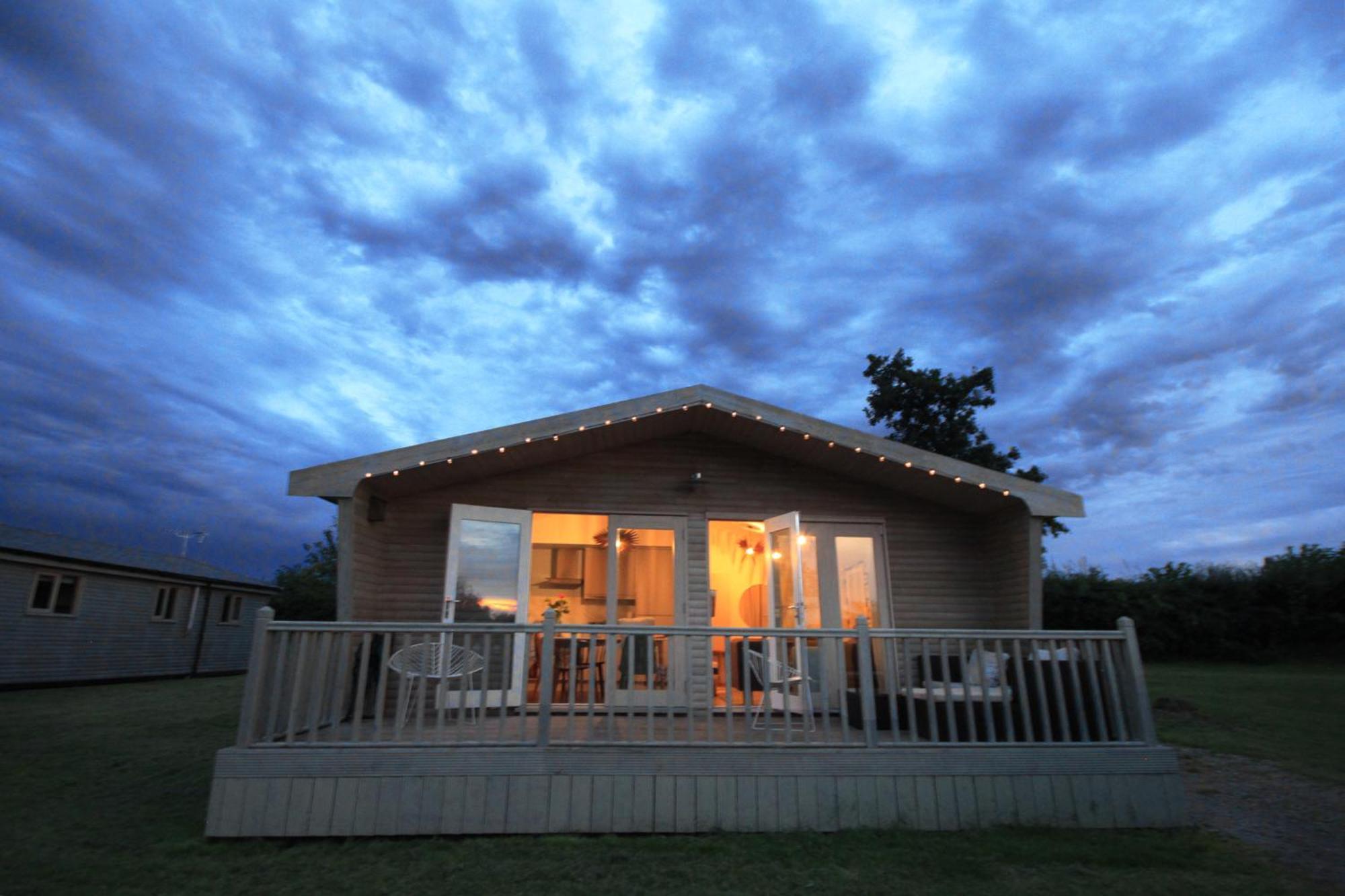 Woodpecker Lodge - Brook Meadow - Sleeps 4 Plus 2 - No Pets Market Harborough Buitenkant foto