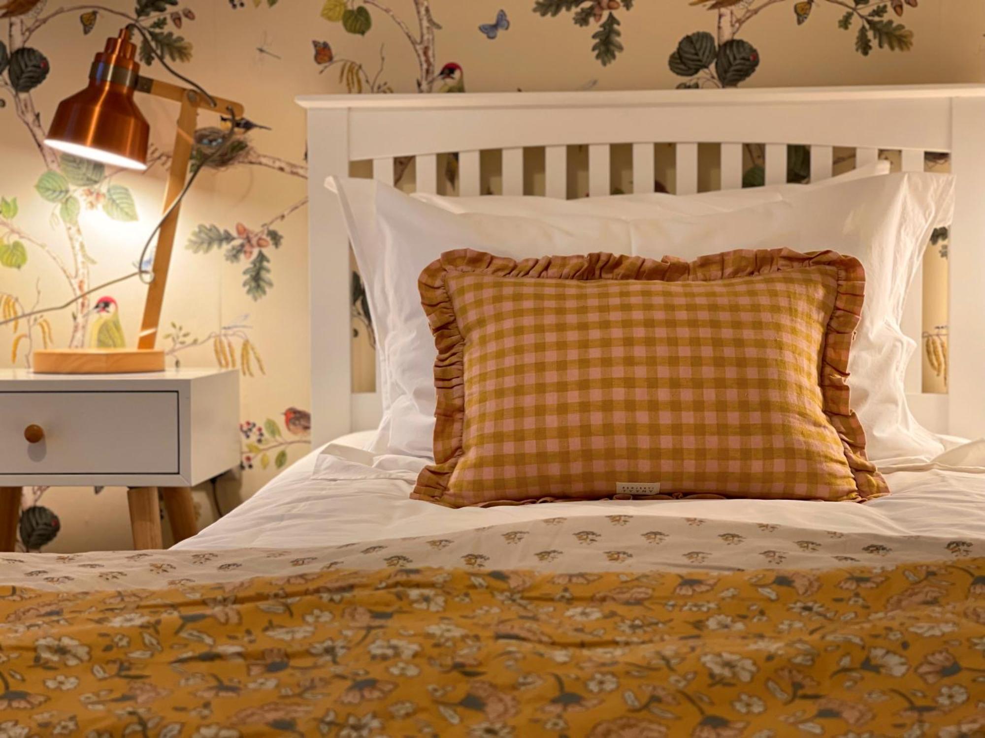Woodpecker Lodge - Brook Meadow - Sleeps 4 Plus 2 - No Pets Market Harborough Buitenkant foto